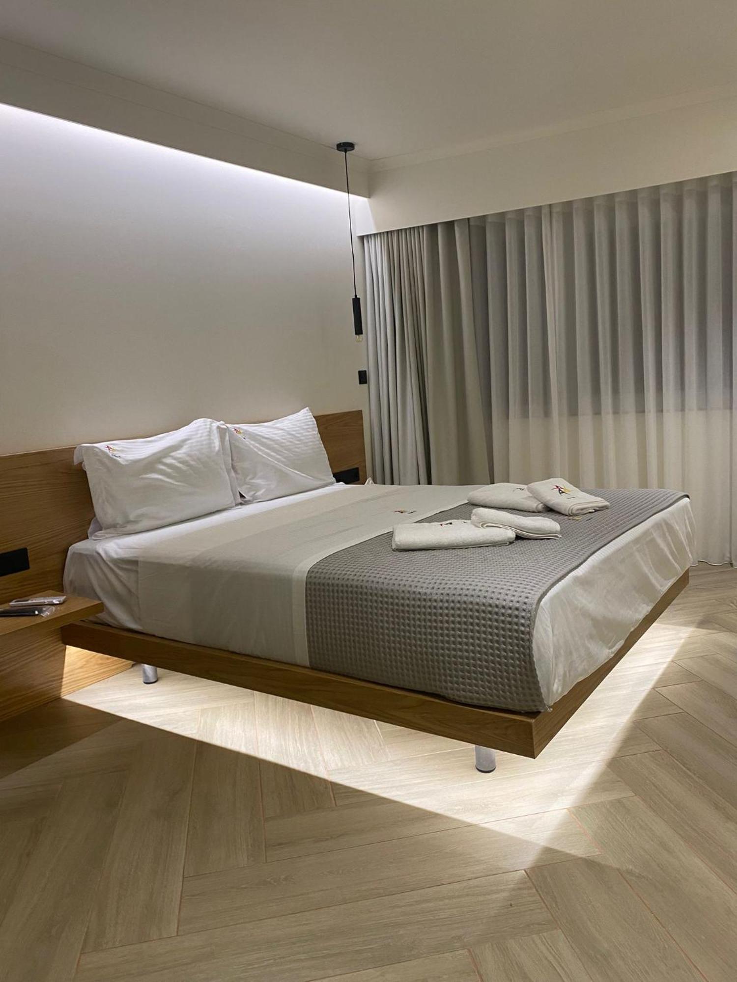 Aparthotel Triple A - Near Ermou Shopping Street - Family Hospitality - Free Parking! à Athènes Extérieur photo