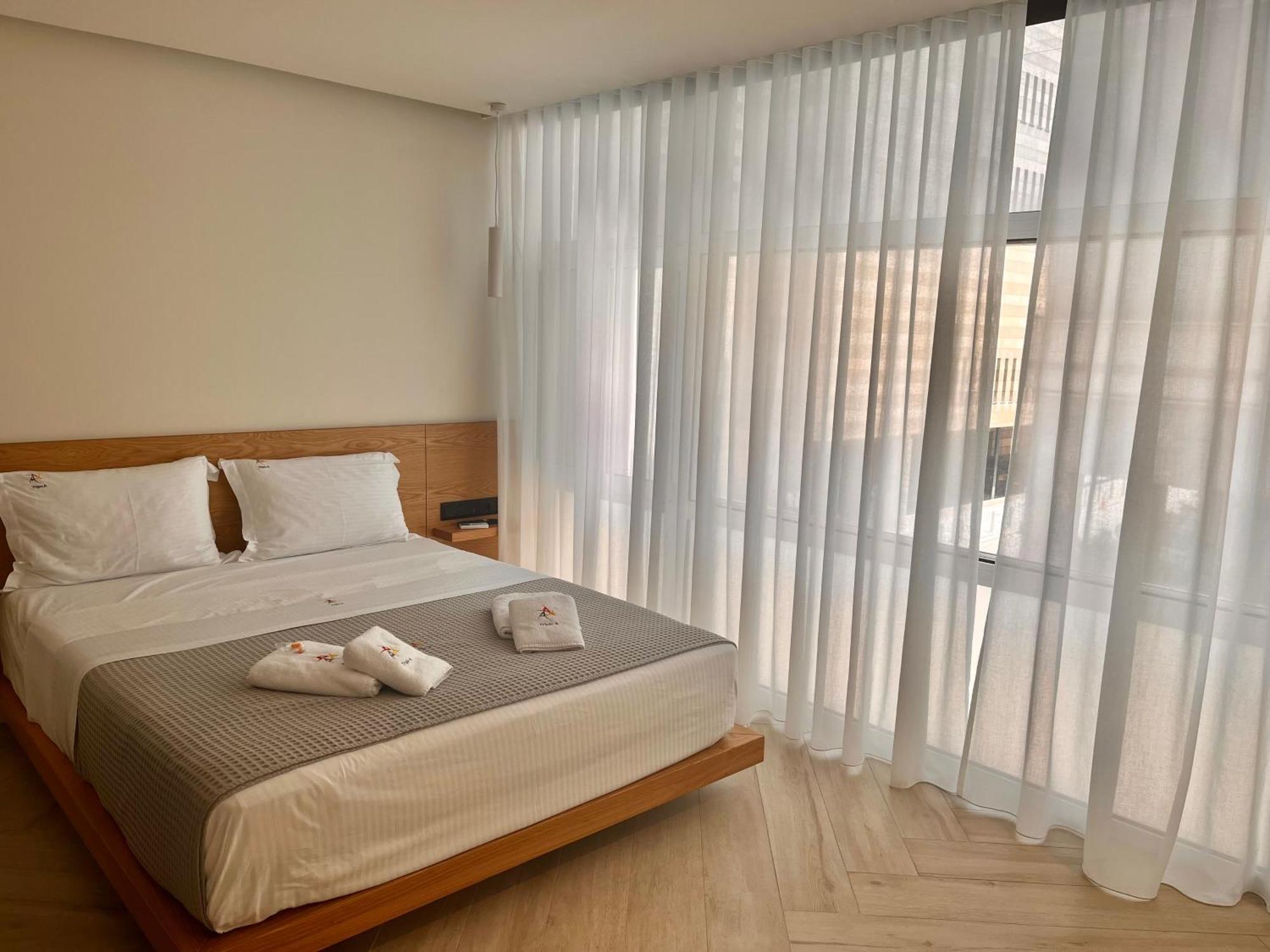 Aparthotel Triple A - Near Ermou Shopping Street - Family Hospitality - Free Parking! à Athènes Extérieur photo